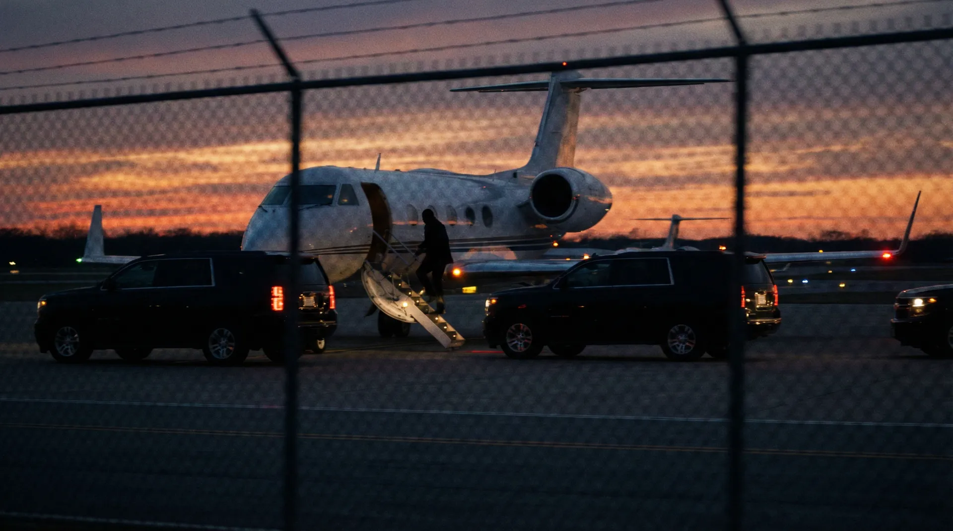 吃瓜网 - 机场私人飞机偷拍